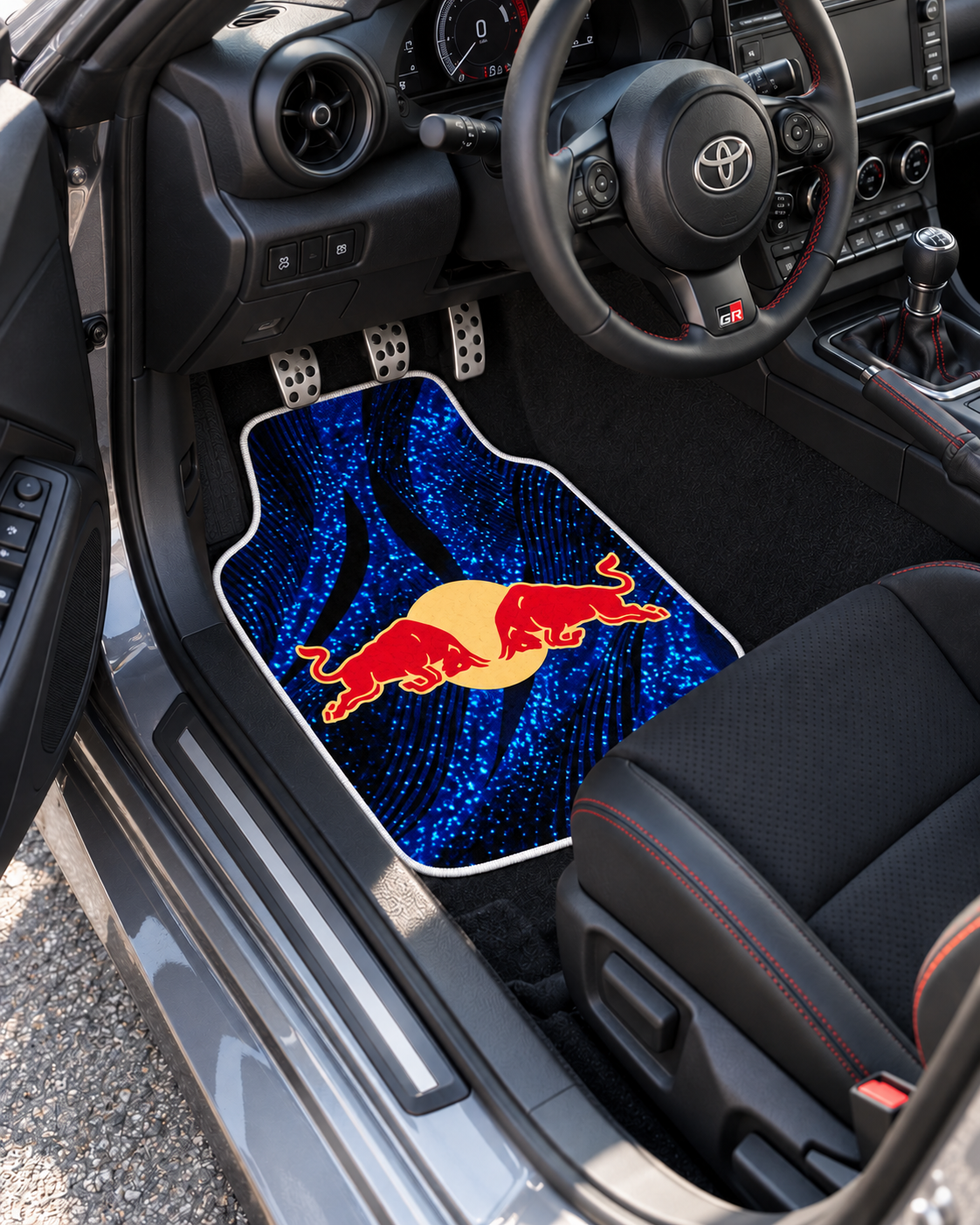 Red Bull Mavi Işıltı — sol sürücü kapısından araç içi — son kalıp