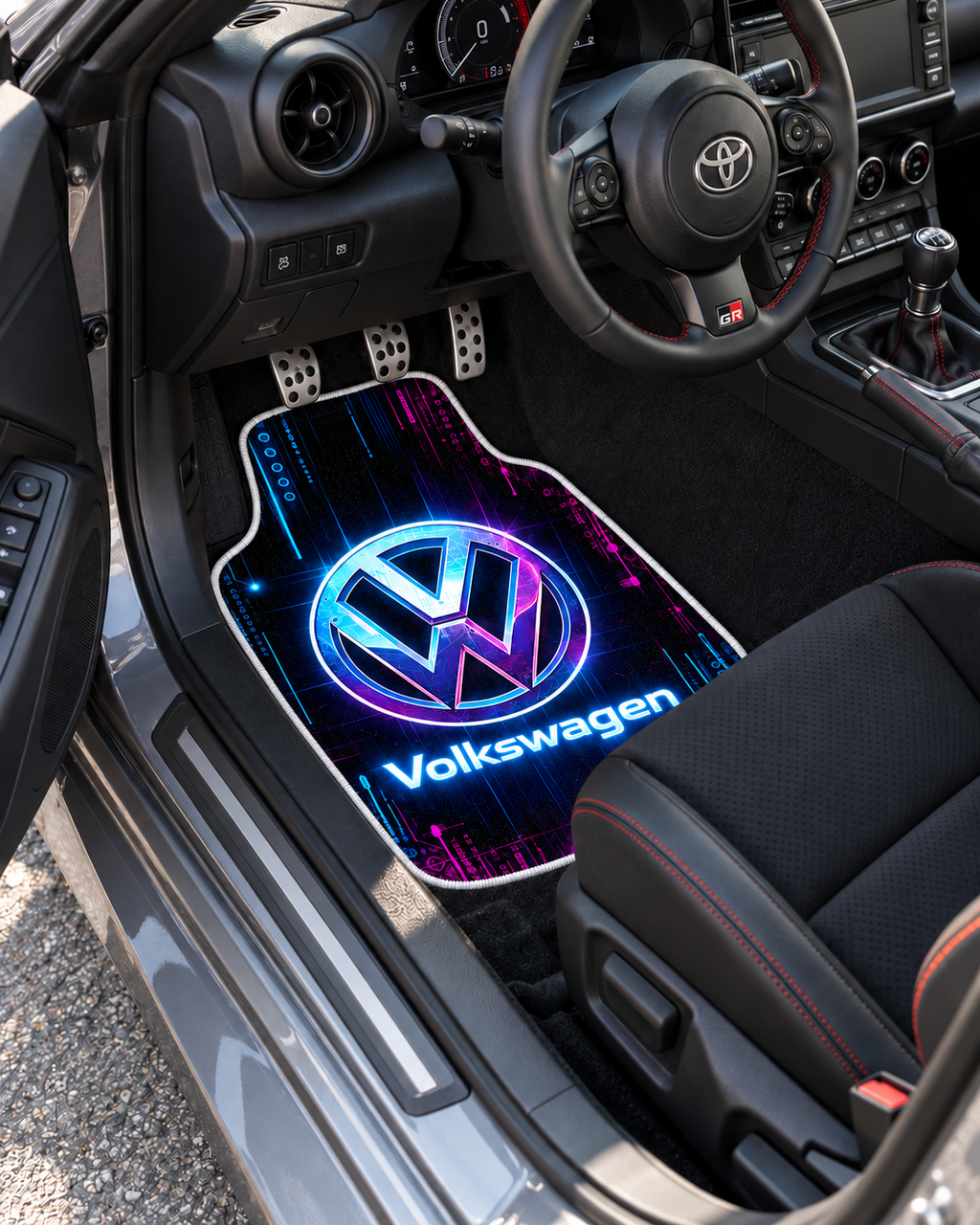 Volkswagen Neon Gece — sol sürücü kapısından araç içi — son kalıp