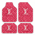 LV Fuşya Monogram — 4 parça takım vitrini — son kalıp, beyaz overlok