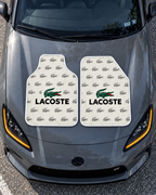Lacoste Beyaz Monogram — tepeden gri GR86 kaputu — son kalıp