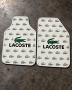 Lacoste Beyaz Monogram — beton zeminde ön paspaslar — son kalıp