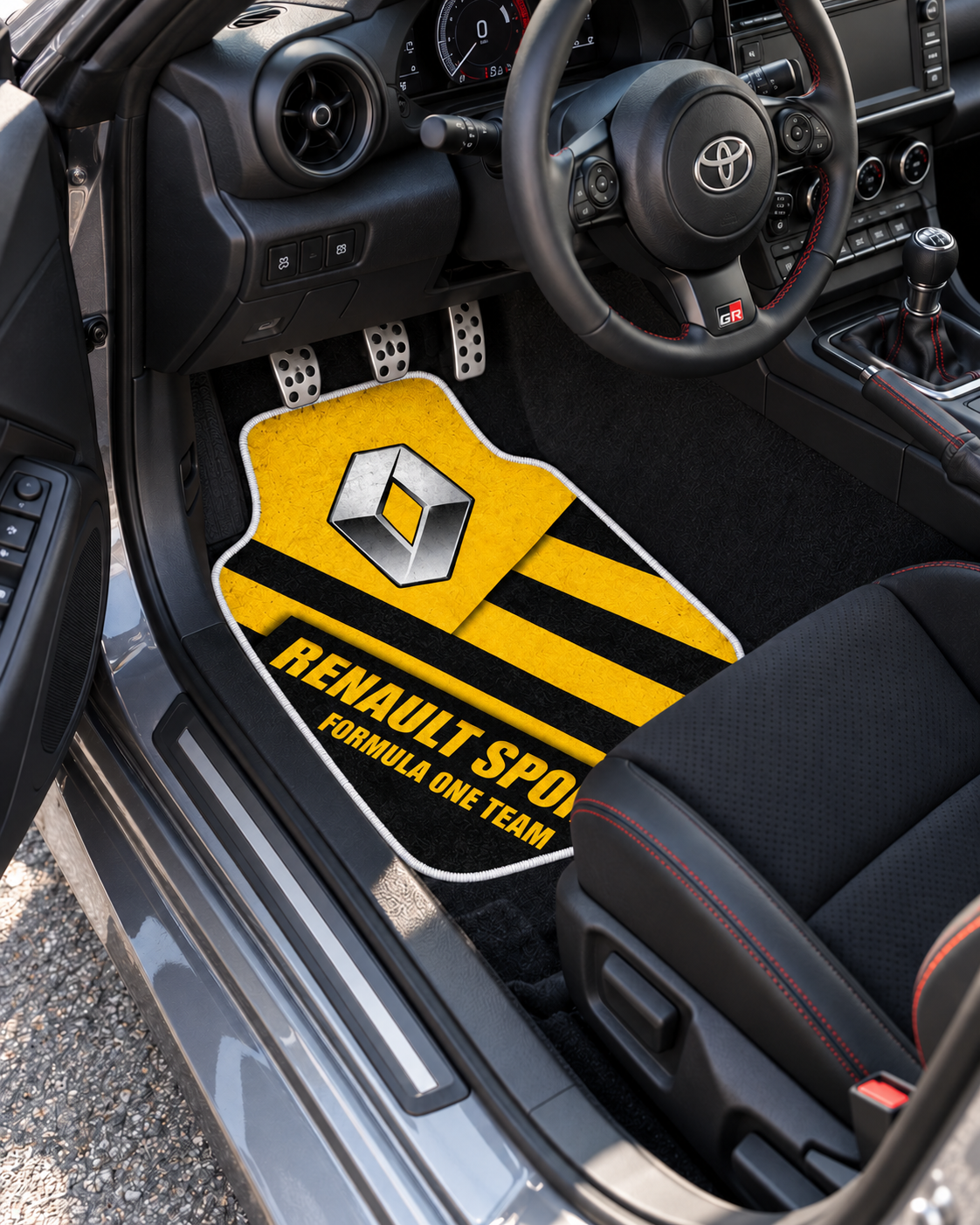 Renault Sport Sarı Rota — sol sürücü kapısından araç içi — son kalıp, beyaz overlok