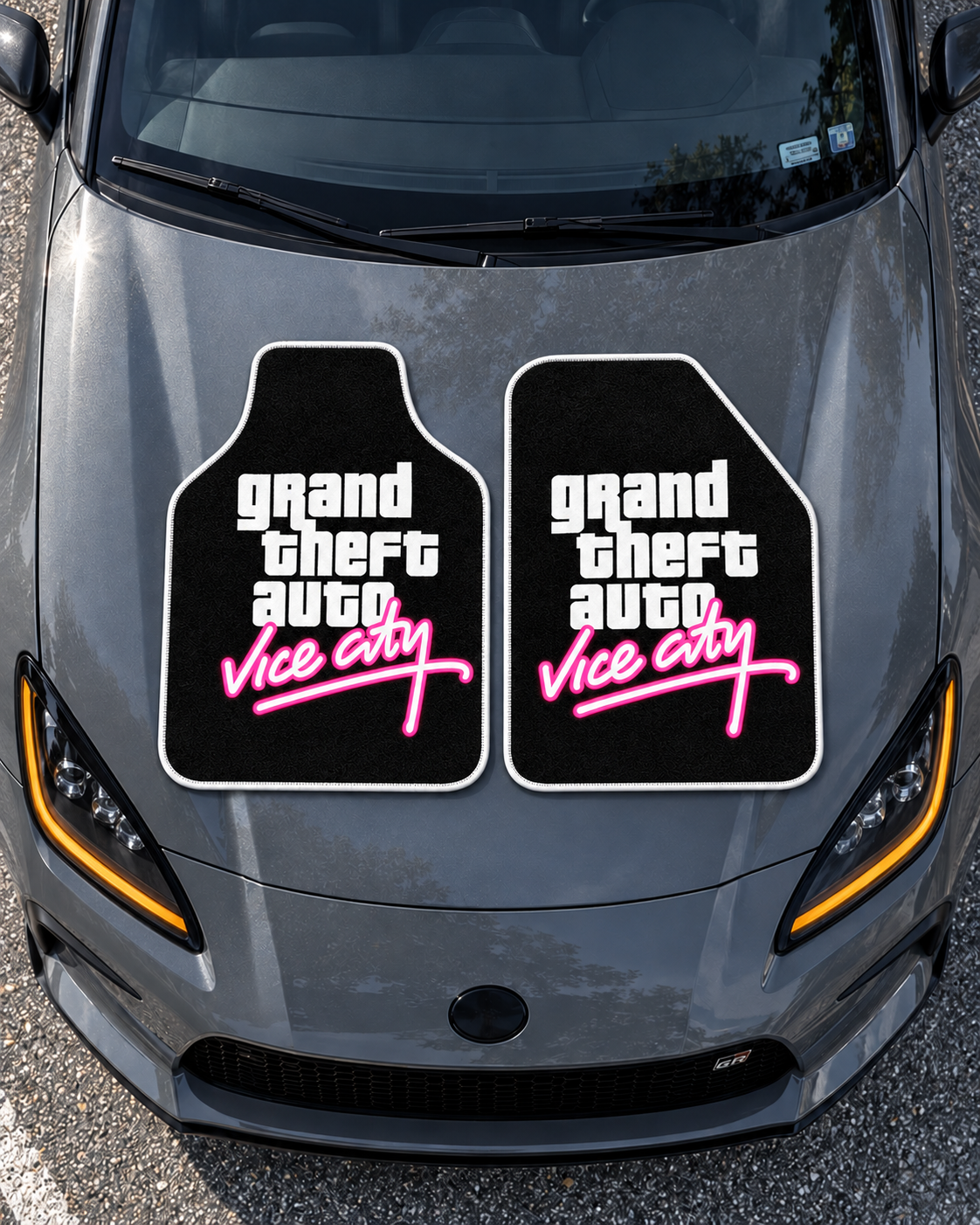 GTA Vice City İmza — tepeden gri GR86 kaputu — son kalıp, beyaz overlok