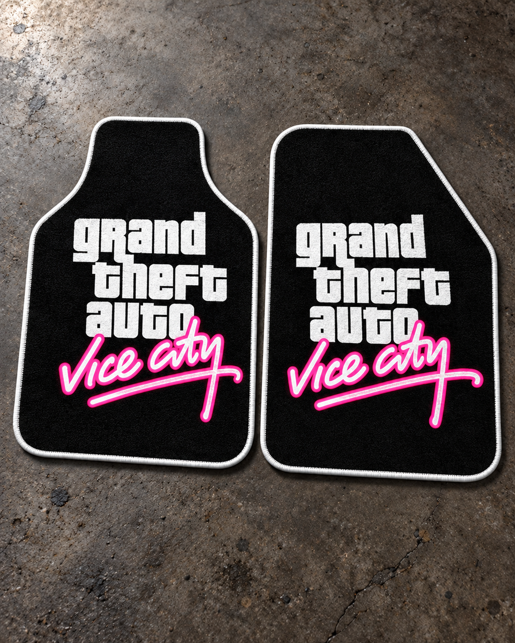GTA Vice City İmza — beton zeminde ön paspaslar — son kalıp, beyaz overlok