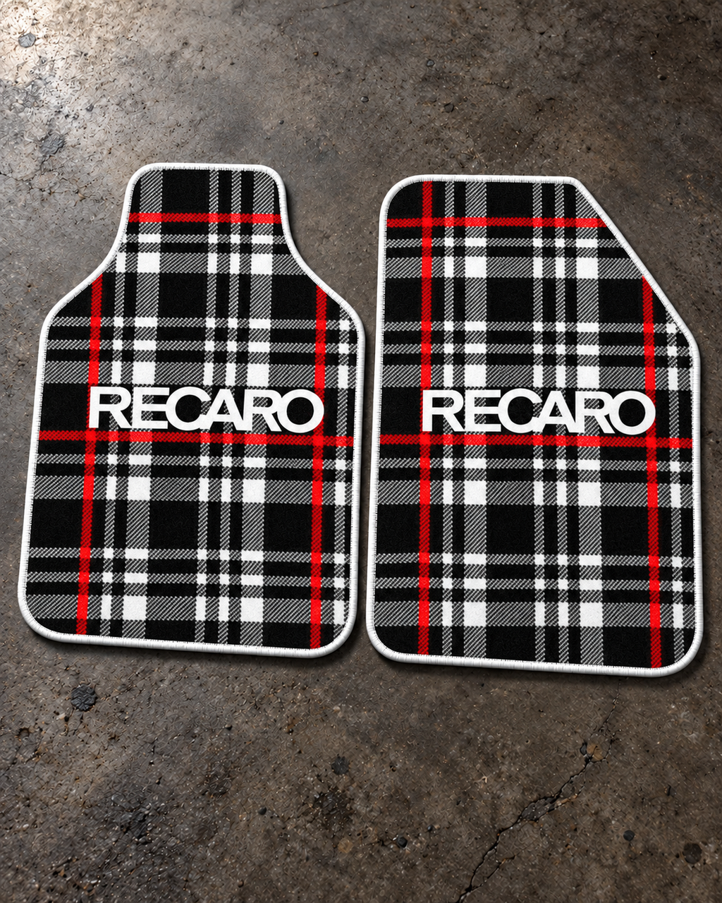 Recaro Gece Ekose — beton zeminde ön paspaslar — son kalıp, beyaz overlok