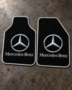 Mercedes Gece Amblemi — beton zeminde ön paspaslar — son kalıp