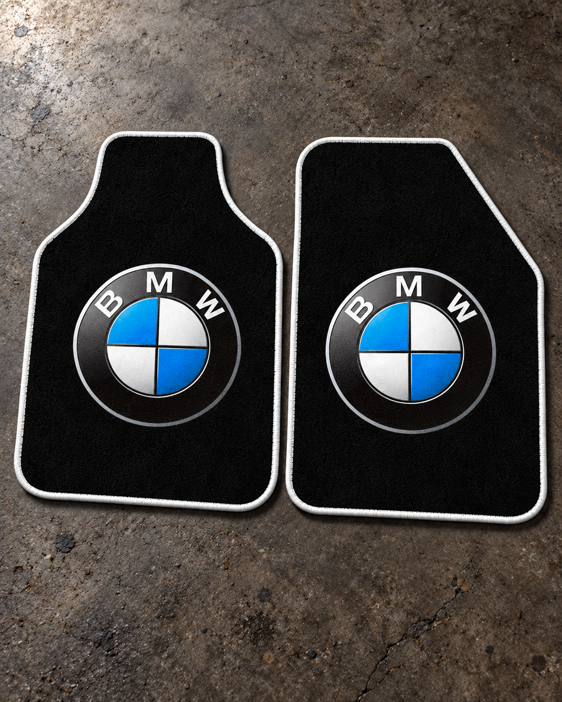 BMW Gece Amblemi — beton zeminde ön paspaslar — son kalıp