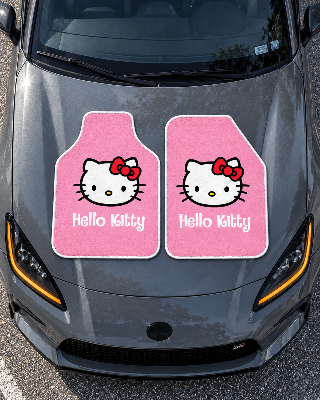 Hello Kitty Pembe — tepeden gri GR86 kaputu — son kalıp, beyaz overlok