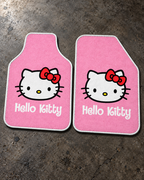 Hello Kitty Pembe — beton zeminde ön paspaslar — son kalıp, beyaz overlok