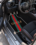 Gucci Gece Şerit — sol sürücü kapısından araç içi — son kalıp, beyaz overlok