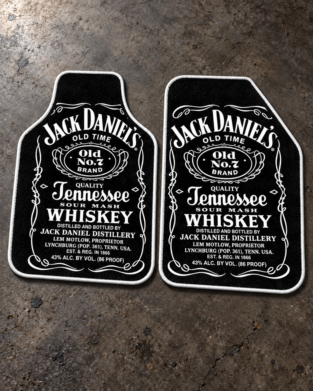 Jack Daniels Gece Etiketi — beton zeminde ön paspaslar — son kalıp