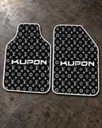 Kupon Gece Monogram — beton zeminde ön paspaslar — son kalıp, beyaz overlok