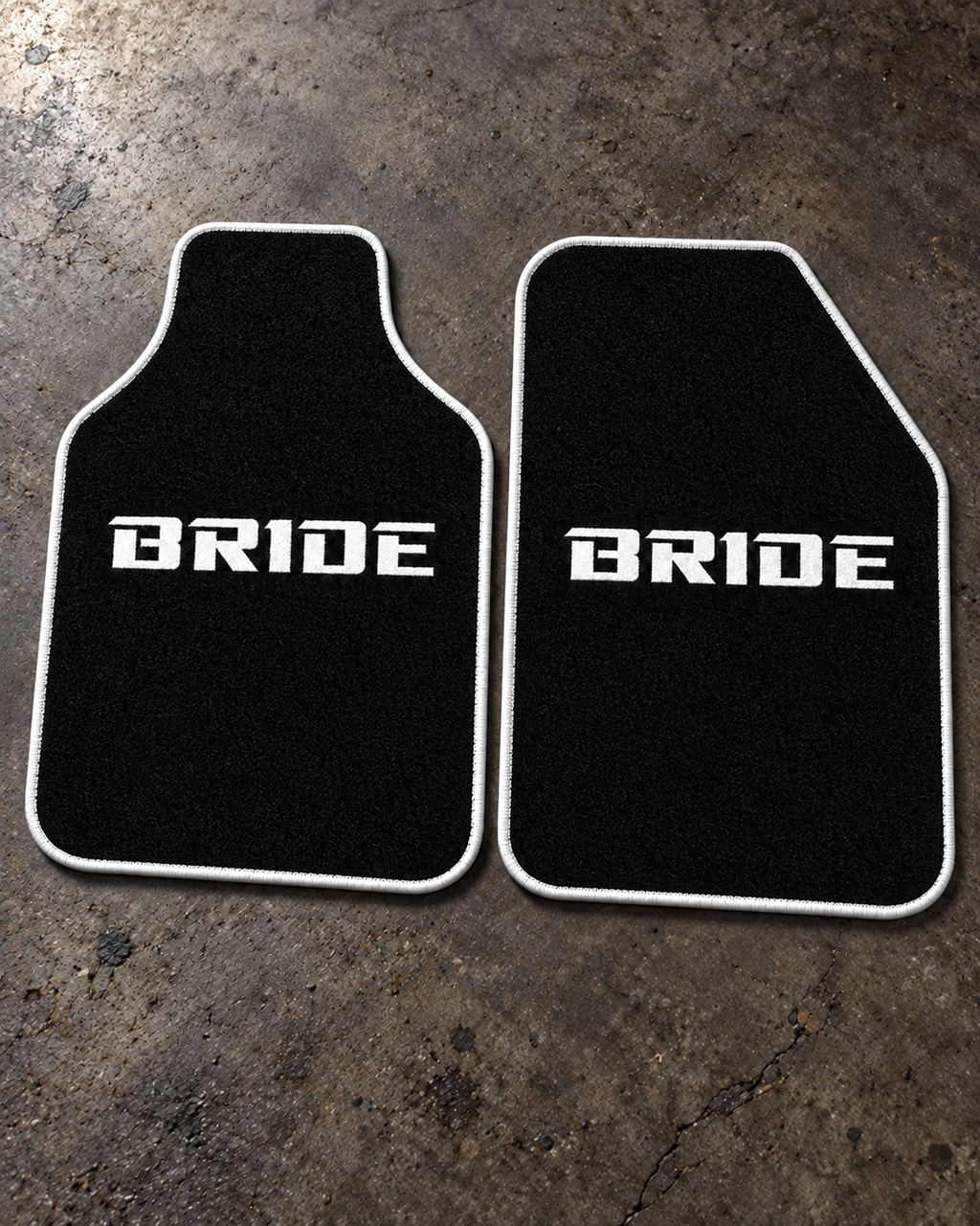 Bride Gece İmza — beton zeminde ön paspaslar — son kalıp, beyaz overlok