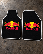 Red Bull Gece Boğa — beton zeminde ön paspaslar — son kalıp
