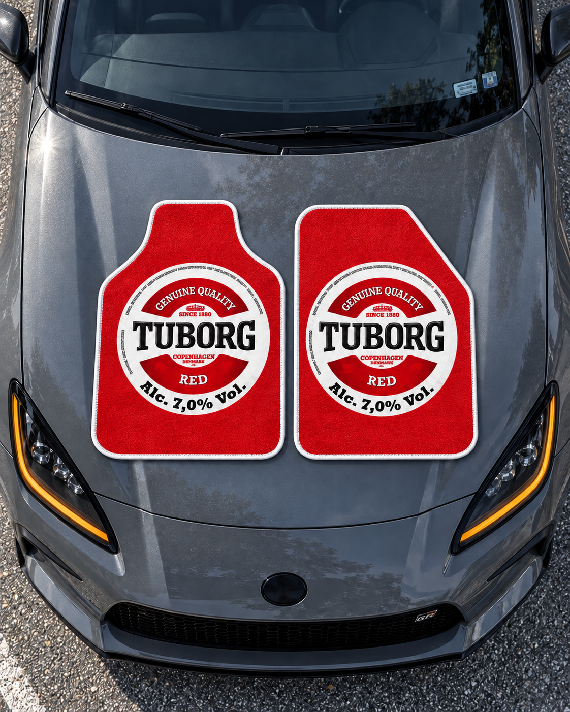 Tuborg Kırmızı — tepeden gri GR86 kaputu — son kalıp, beyaz overlok