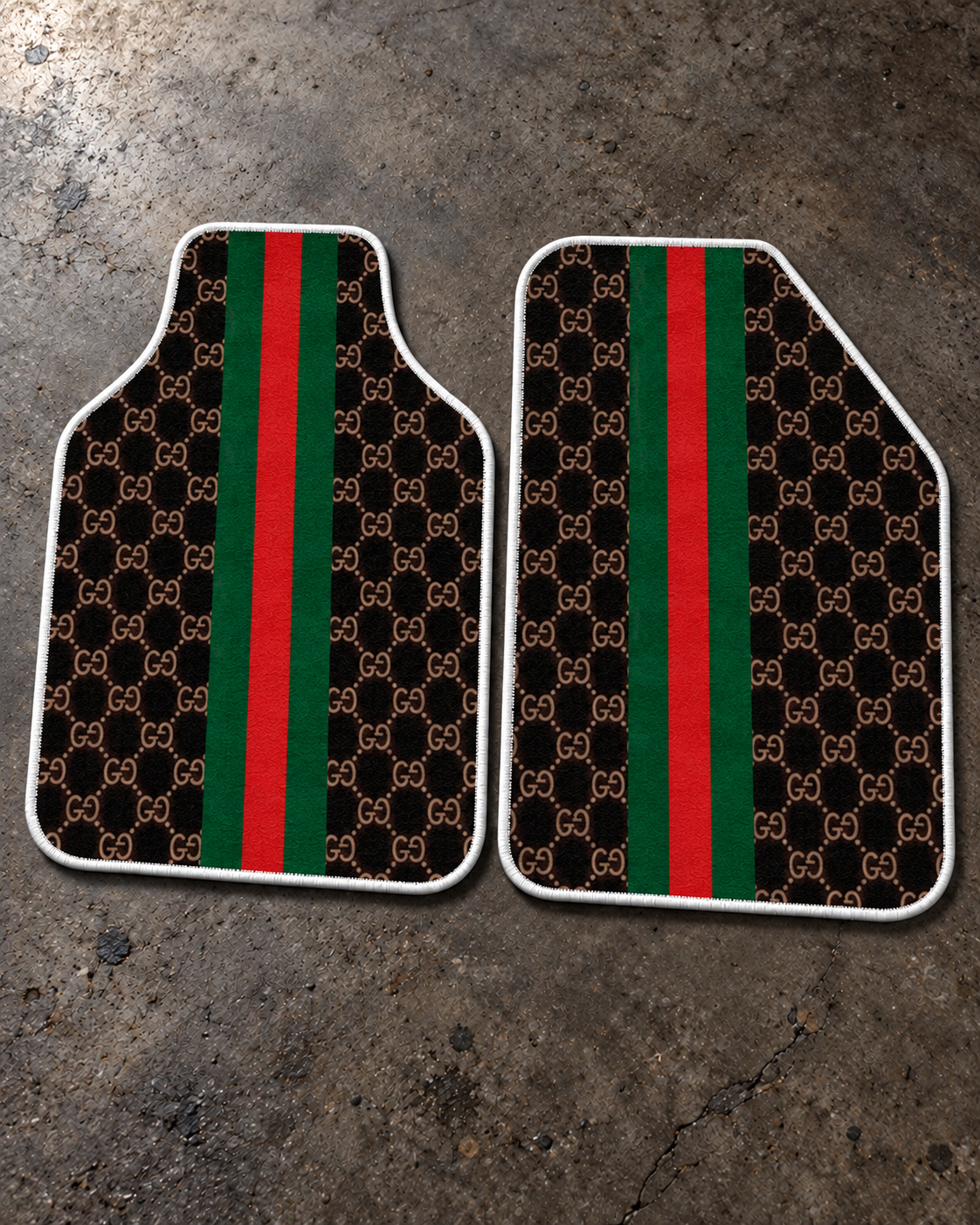 Gucci Karbon Monogram — beton zeminde ön paspaslar — son kalıp, beyaz overlok