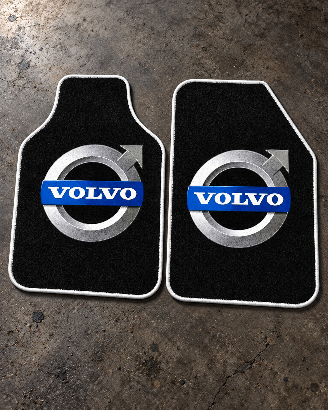 Volvo Gece Amblemi — beton zeminde ön paspaslar — son kalıp, beyaz overlok
